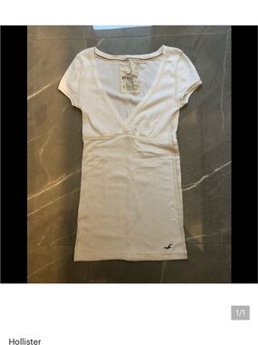 ISO Hollister White V-Neck top